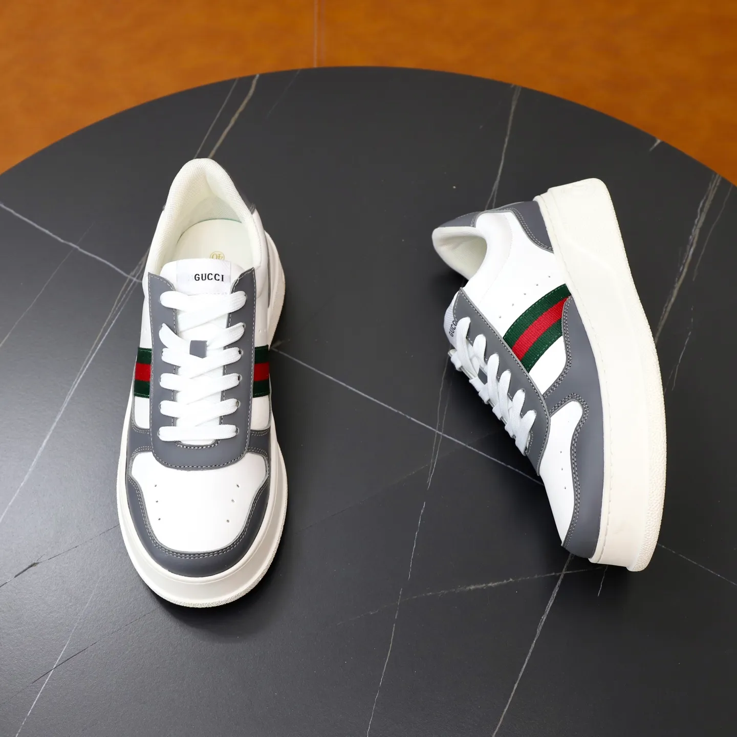 Ex-factory price: 400💰🙅‍♂️🙅‍♂️🙅‍♂️ Brand: GUCCI Standard code: 38-44 (45 customized) Grade: Same as the official website Material: Original leather stitching brand cloth Comfortable and breathable sheepskin lining Lightweight and wear-resistant outsole Style category: Men's fashionable casual shoes Sports shoes Distinguished luxury brand elements Top luxury Color: actual picture color